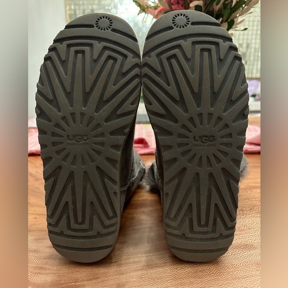 UGG Bailey Rhinestone Boots - Picture 5 of 10